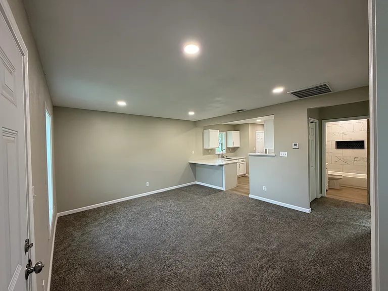 436 S Berkshire St — Photo 2