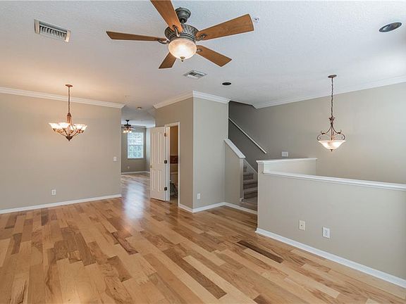 4th image of 3023 Pointeview Dr