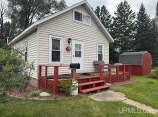1509 W Breen Ave, Kingsford, MI 49802