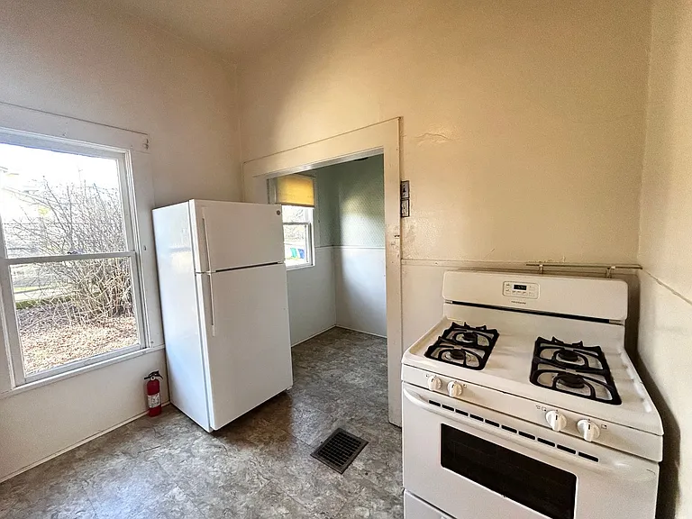 4053 SE Boise St — Photo 4