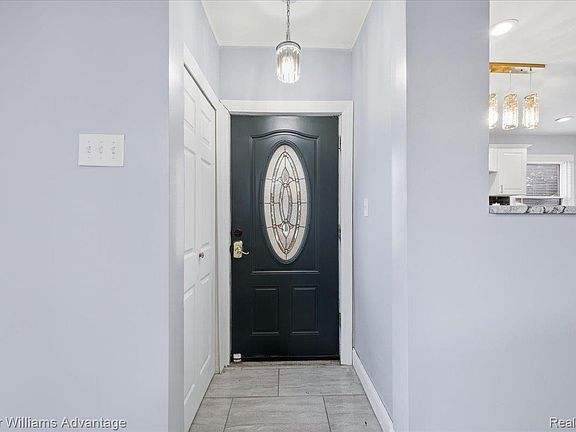 5th image of 2145 Vernier Rd