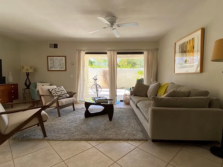 433 N Hermosa Dr — Photo 11