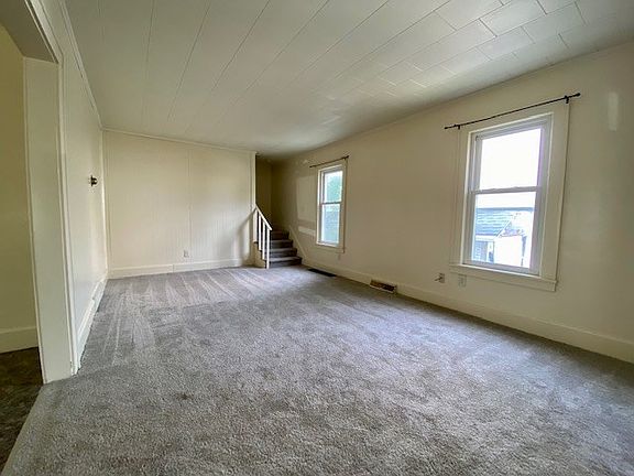 4th image of 220 Banning Ave
