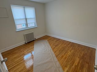 61-32 223rd Pl, Oakland Gardens, NY 11364