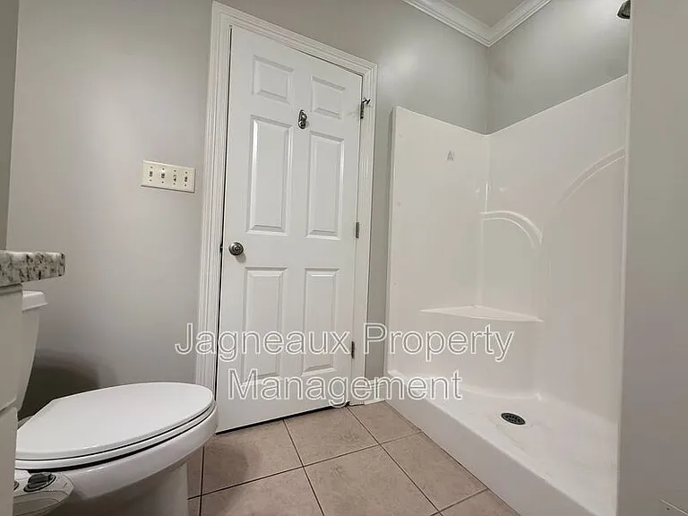 2137 La Cache Dr — Photo 11