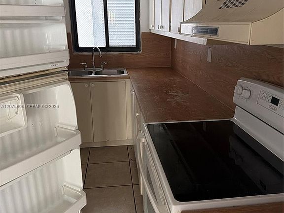 3rd image of 650 NE 149th St APT 106F