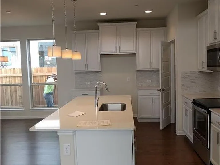 3240 E Whitestone Blvd #75 — Photo 4