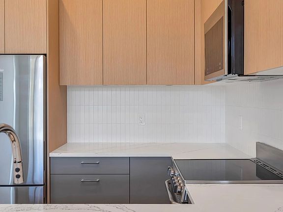 5th image of 10777 138th St #D177