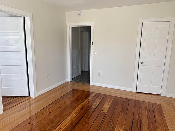 5th image of 201 Cartier St Unit 1