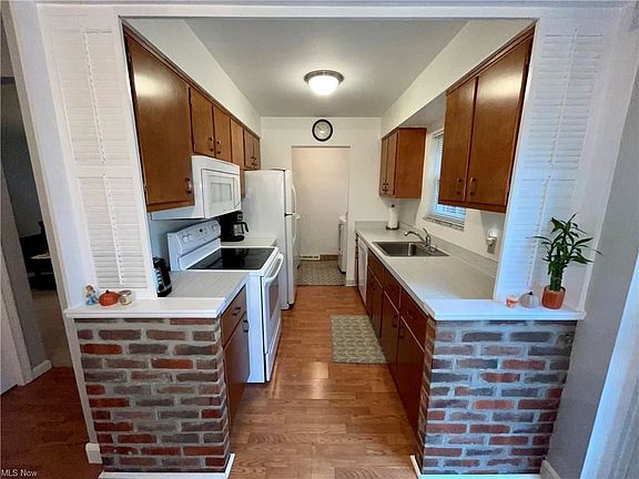 4th image of 108 Gaslight Ln #108G