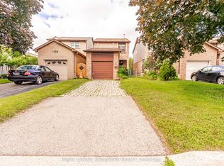 4040 Silverhaze Rd, Mississauga, ON L4W3K1