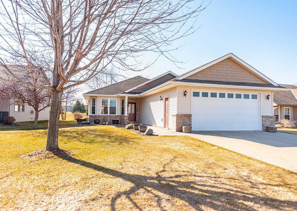 1st image of 1219 Cypress Dr W