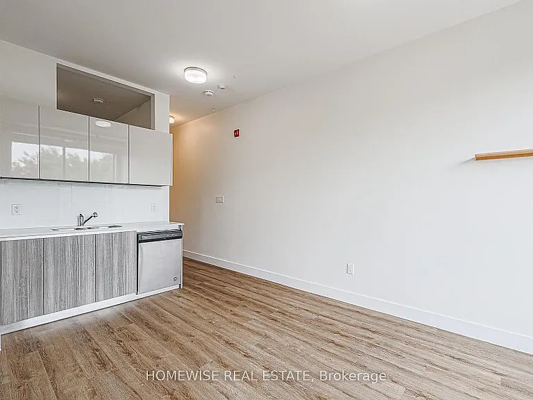 3020 Dundas St W #204 — Photo 5