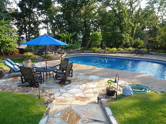 Flagstone patio & walk