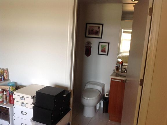 5th image of 2650 Lake Shore Dr Unit 904