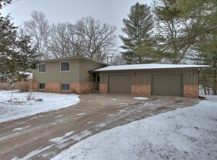 701 N Brookview Ln SW, Isanti, MN 55040