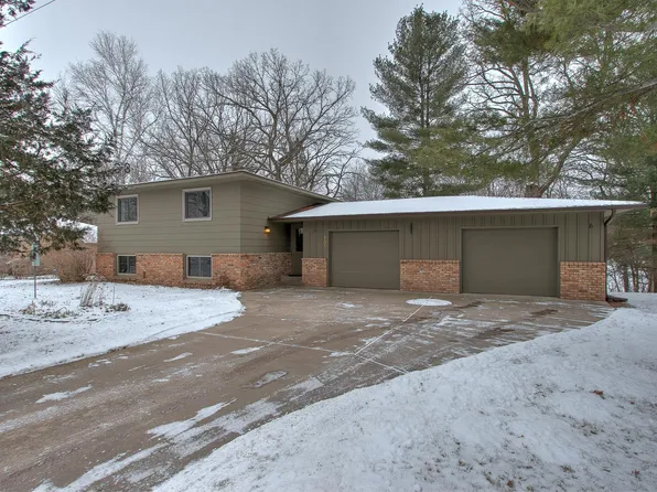 701 N Brookview Ln SW, Isanti, MN 55040