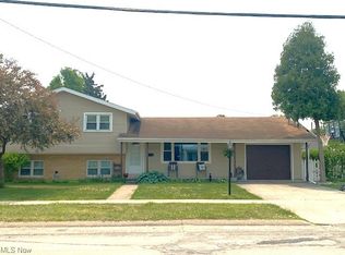 910 E 2nd St, Pt Clinton, OH 43452