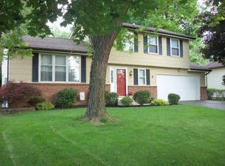 3 Red Leaf Dr, Rochester, NY 14624