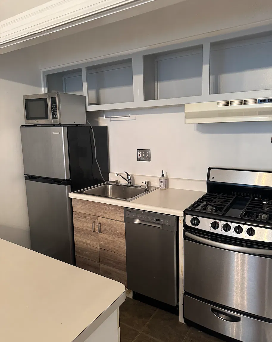 1 bed, 1000 sqft, $2,200 — Photo 2