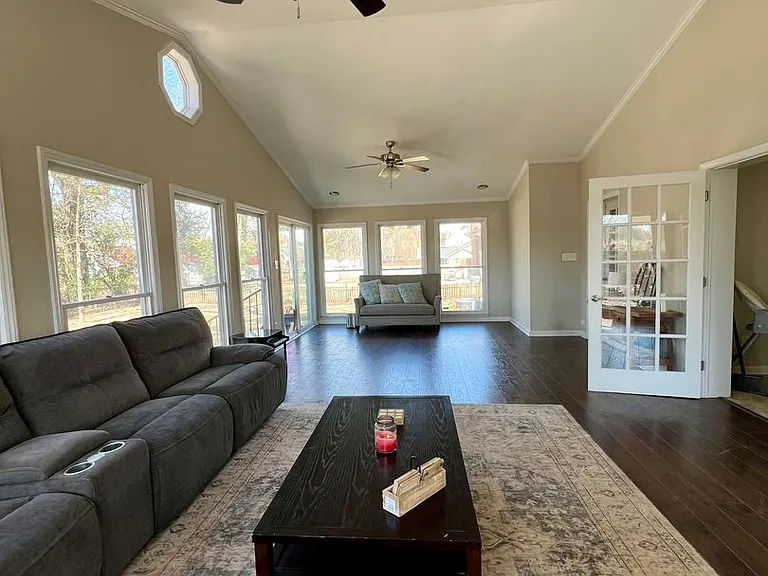 2020 Penrose Dr — Photo 23
