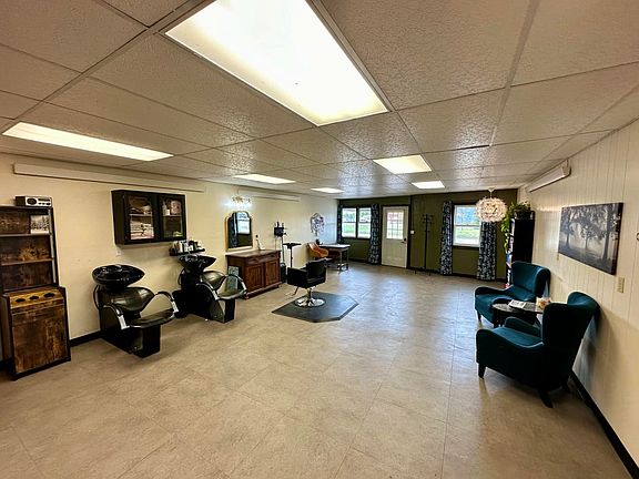 Salon Main Room