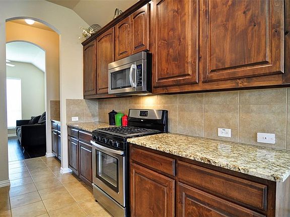 5th image of 10720 Leesa Dr