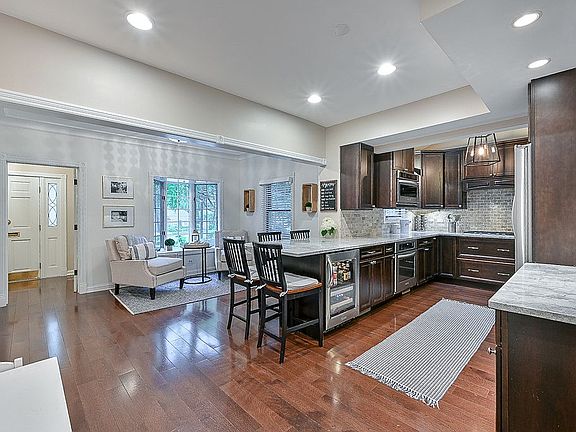 3rd image of 309 Hill Ave
