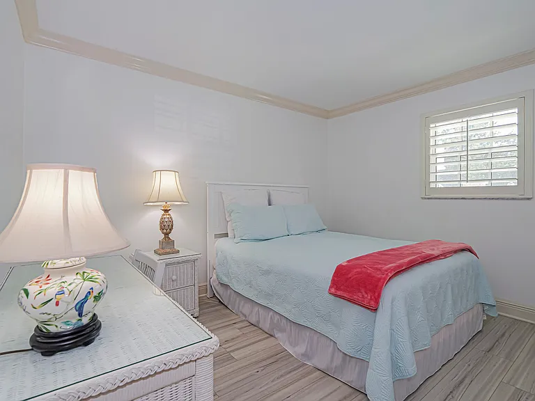 900 Jasmine Ln — Photo 17