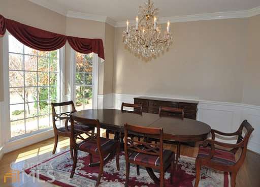 3rd image of 302 Sandalin Ln