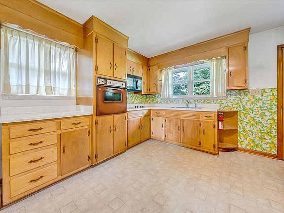 5th image of 4617 Delray St NW