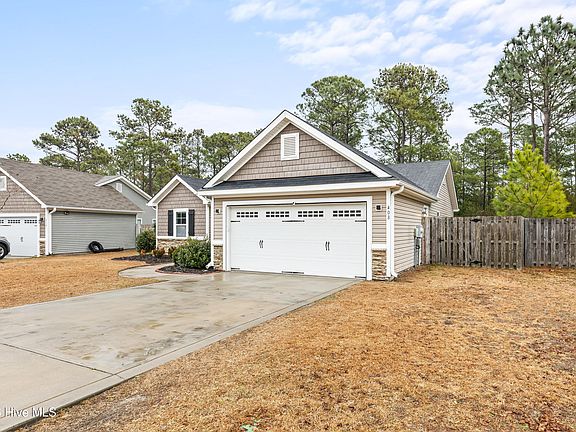 3rd image of 408 Ridgeway Drive