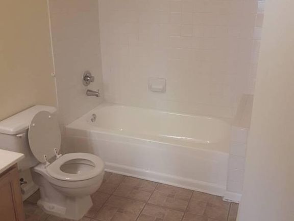 5th image of 950 Dunloring Ct