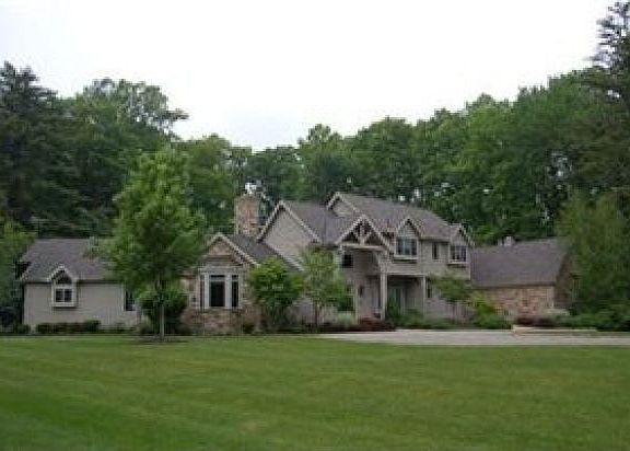 2nd image of 40 Mill Hollow Dr