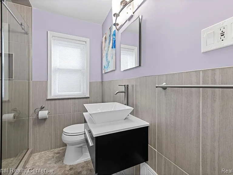 4521 Elmwood Ave — Photo 19