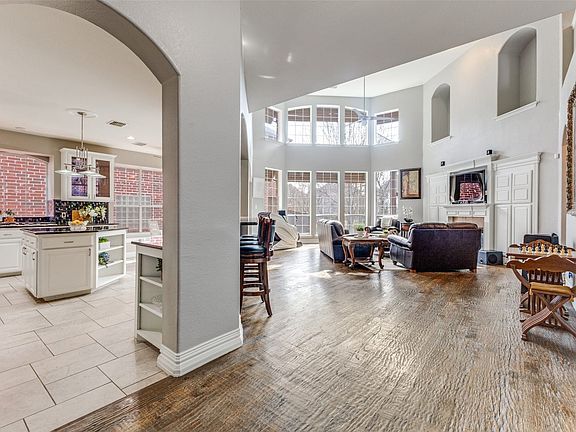 4th image of 4204 Valley Brook Dr