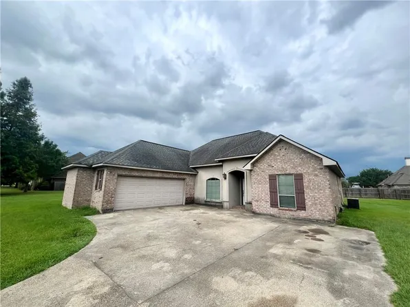 24561 Pecan Meadow Dr, Plaquemine, LA 70764
