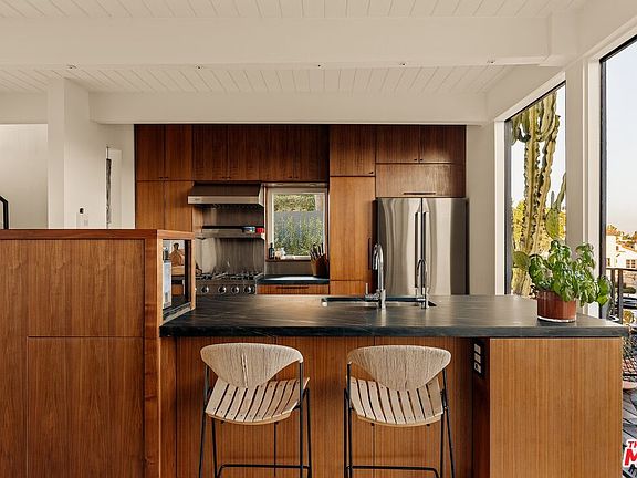 4th image of 8937 Appian Way