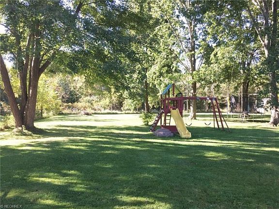 3rd image of 8903 Fairlane Dr