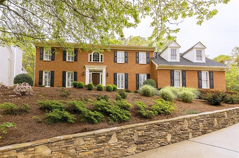 1st image of 701 Woodmont Dr