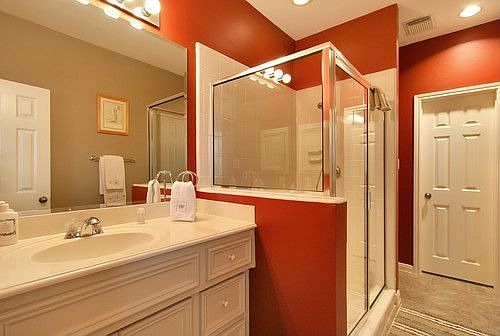 5th image of 24 Waugh Dr Unit A