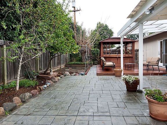 3rd image of 6239 Cloverhill Dr