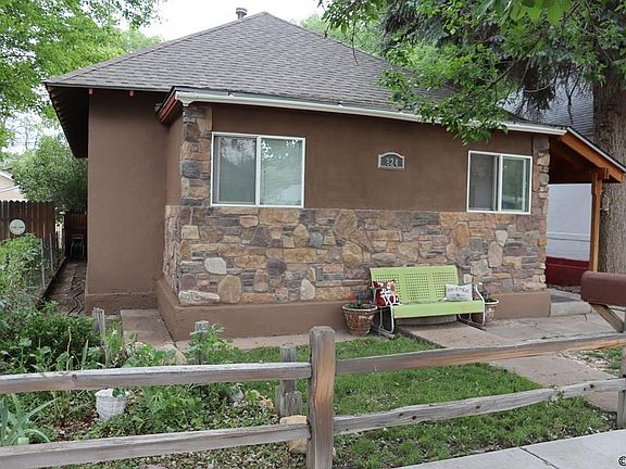 2nd image of 824 W 2nd St