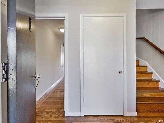 5th image of 539 Wyandotte Ave
