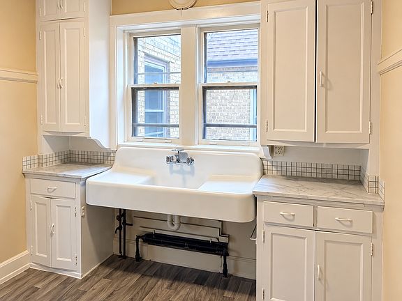 2nd image of 3127 W Greenfield Ave #2