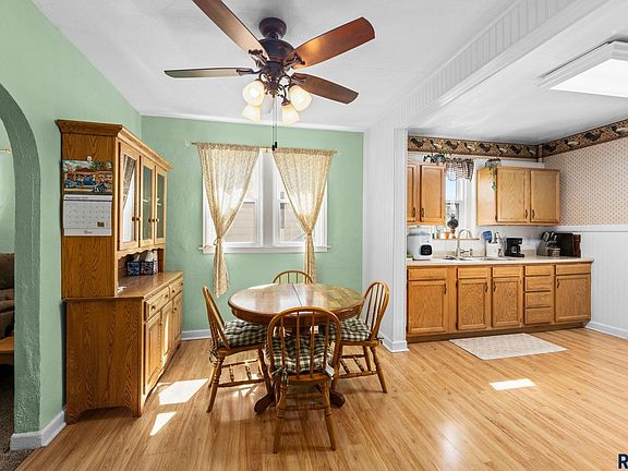 5th image of 1319 N Spring Ave