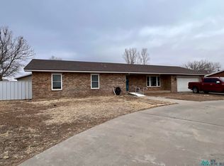 409 E 18th St, Portales, NM 88130