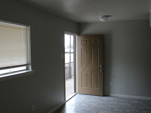 4th image of 1712 1st St APT 8