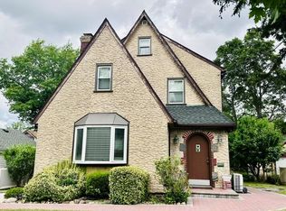 25511 Iowa Road, Great Neck, NY 11020