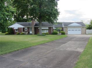 11021 Center Rd, Garrettsville, OH 44231